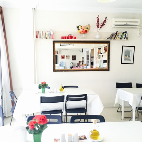 Imagen del bar/restaurante del Hotel Guzel Izmir Oteli. Foto 3