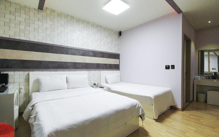 Imagen de la habitación del Hotel Gwangju Hanam One. Foto 11