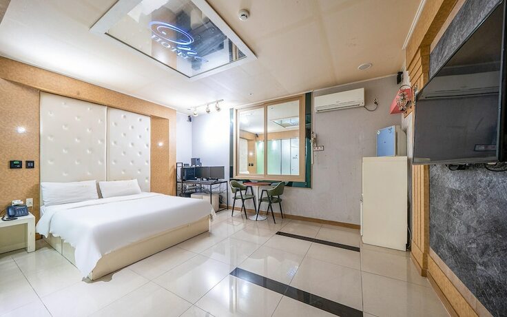 Imagen de la habitación del Hotel Gwangju Hanam One. Foto 13