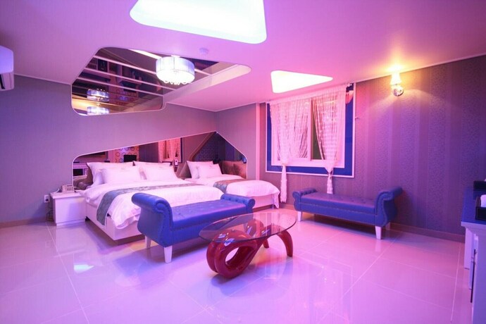 Imagen de la habitación del Hotel Gwangju Hwajeongdong Square. Foto 19