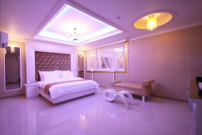 Imagen de la habitación del Hotel Gwangju Hwajeongdong Square. Foto 20