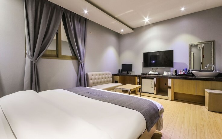 Imagen de la habitación del Hotel Gwangju Sangmu Gallery. Foto 25
