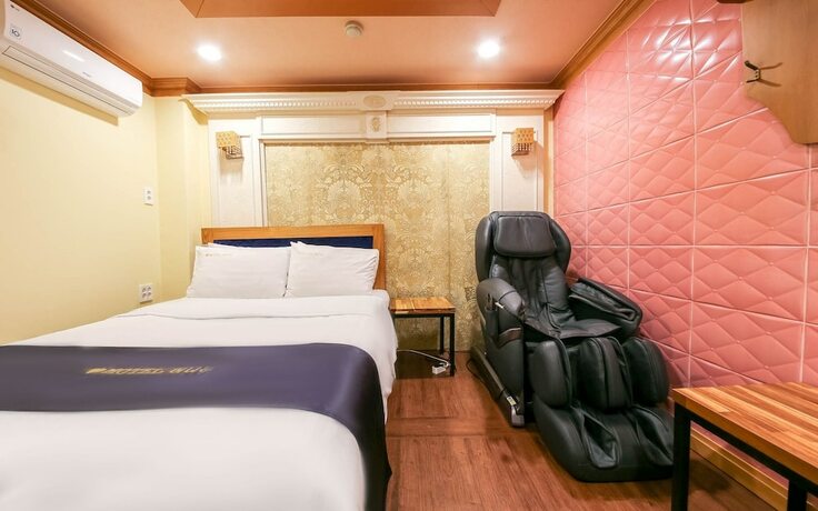 Imagen de la habitación del Hotel Gwangju Sangmu Honeymoon. Foto 17