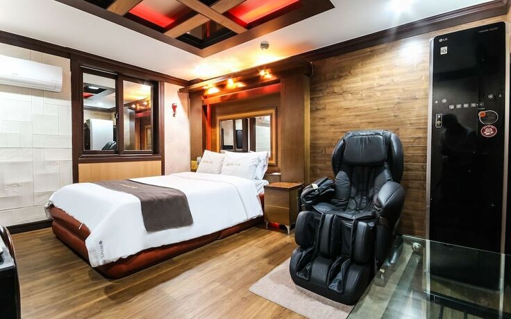 Imagen de la habitación del Hotel Gwangju Sangmu Honeymoon. Foto 18