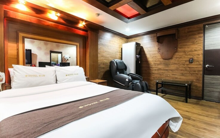 Imagen de la habitación del Hotel Gwangju Sangmu Honeymoon. Foto 19