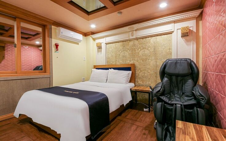 Imagen de la habitación del Hotel Gwangju Sangmu Honeymoon. Foto 20