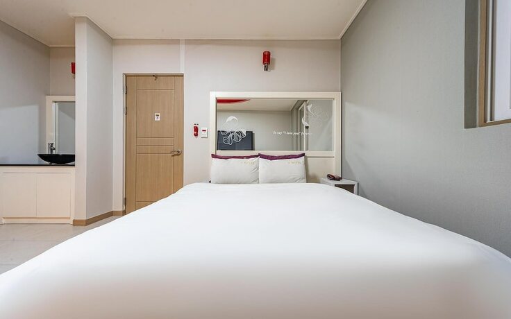 Imagen de la habitación del Hotel Gwangju Sangmu Hyu. Foto 11