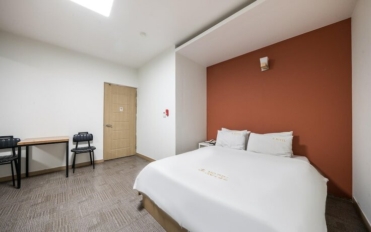 Imagen de la habitación del Hotel Gwangju Sangmu Hyu. Foto 16