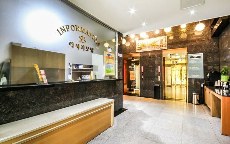 Imagen de los interiores del Hotel Gwangju Sangmu Luxury. Foto 34