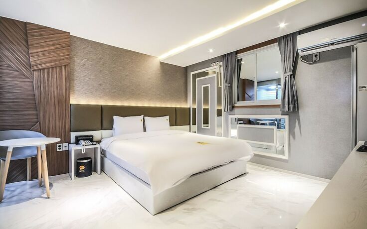 Imagen de la habitación del Hotel Gwangju Sinandong Katok. Foto 15