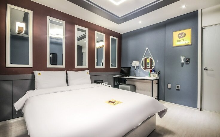 Imagen de la habitación del Hotel Gwangju Sinandong Katok. Foto 16