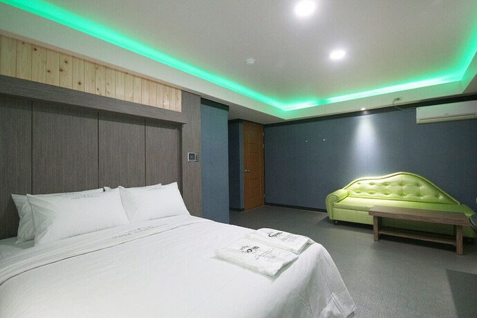 Imagen de la habitación del Hotel Gwangju Sinan-dong Love Story. Foto 25