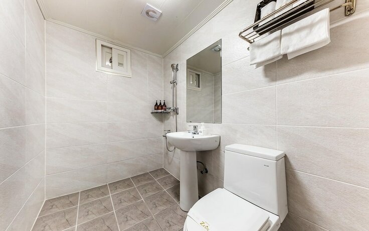 Imagen general del Hotel Gwangju Sinandong Zeus. Foto 2