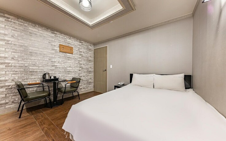 Imagen de la habitación del Hotel Gwangju Sinandong Zeus. Foto 14