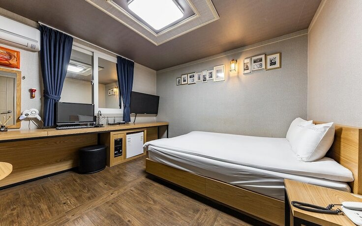 Imagen de la habitación del Hotel Gwangju Sinandong Zeus. Foto 21