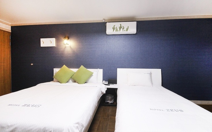 Imagen de la habitación del Hotel Gwangju Sinandong Zeus. Foto 35
