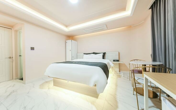 Imagen de la habitación del Hotel Gwangju Unam-dong Yeogijoa. Foto 25