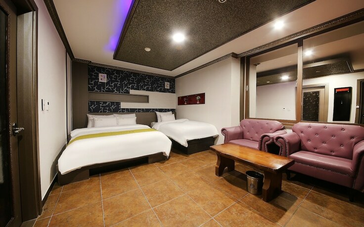 Imagen de la habitación del Hotel Gwangju Yongbongdong Agnes. Foto 19