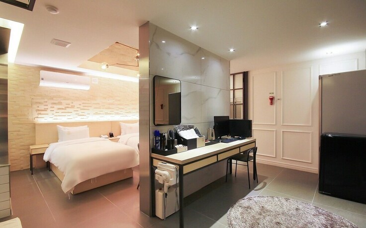 Imagen de la habitación del Hotel Gwangyang Yongam Good Day. Foto 17