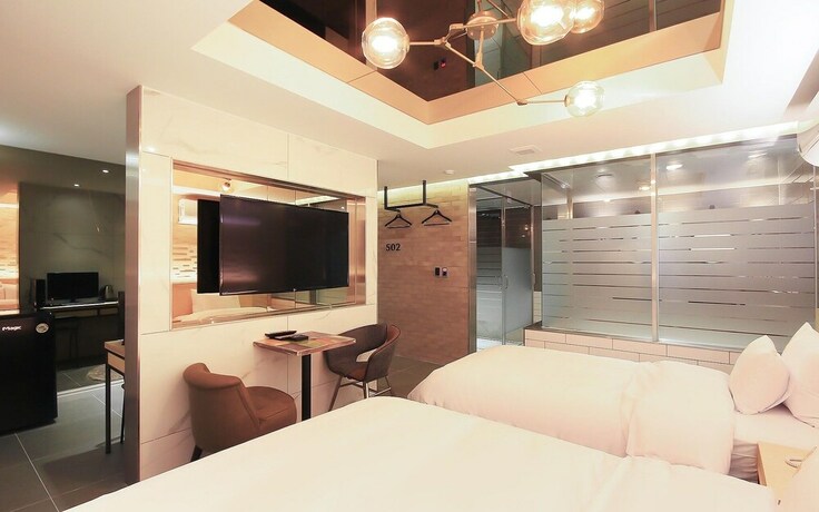 Imagen de la habitación del Hotel Gwangyang Yongam Good Day. Foto 27