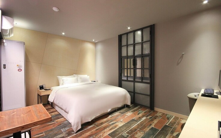 Imagen de la habitación del Hotel Gwangyang Yongam Good Day. Foto 33