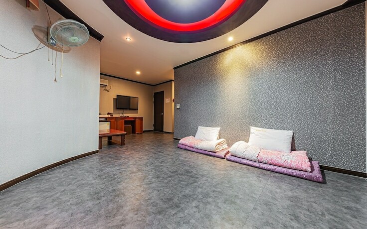 Imagen de la habitación del Hotel Gyeryong White. Foto 18