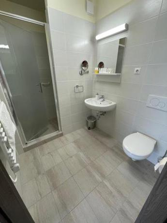Imagen de la habitación del Hotel Gyirm&oacute;t Sport & Wellness. Foto 12