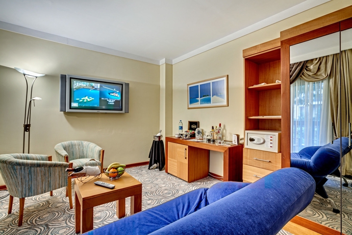 Imagen de la habitación del Hotel Gypsophila Club Marine. Foto 9