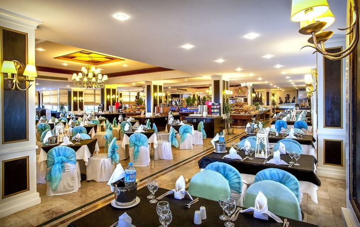 Imagen del bar/restaurante del Hotel Gypsophila Club Marine. Foto 8