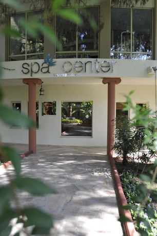 Imagen de la piscina del Hotel Gypsophila Club Marine. Foto 15