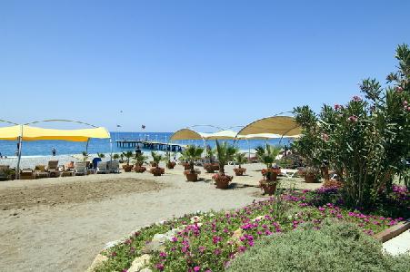 Imagen de los exteriores del Hotel Gypsophila Holiday Village. Foto 7