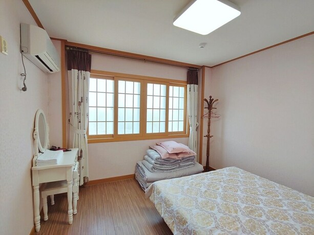 Imagen de la habitación del Hotel Gyul House. Foto 21