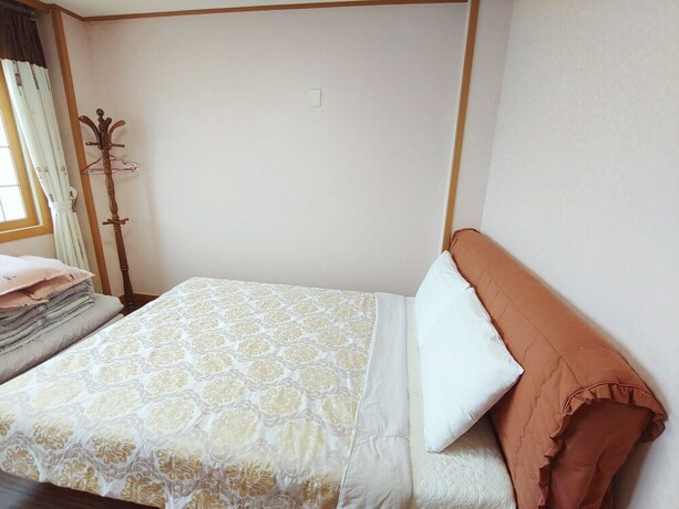 Imagen de la habitación del Hotel Gyul House. Foto 25