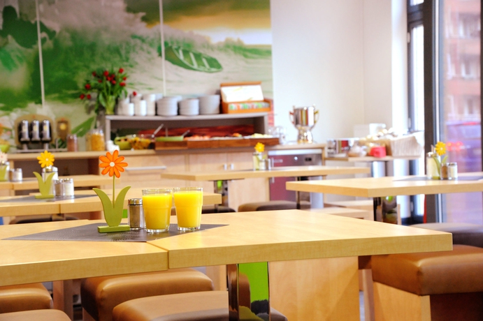 Imagen del bar/restaurante del Hotel H+ 4 Youth Berlin Mitte. Foto 5