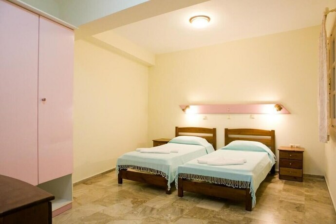 Imagen de la habitación del Hotel H Ambiance Studios. Foto 19