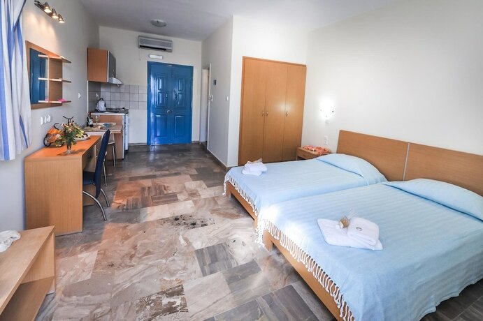 Imagen de la habitación del Hotel H Ambiance Studios. Foto 35