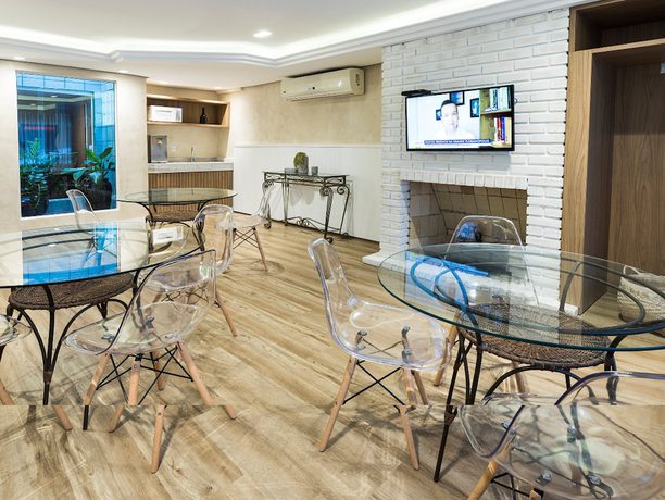 Imagen de los interiores del Hotel H, Balneário Camboriú. Foto 15