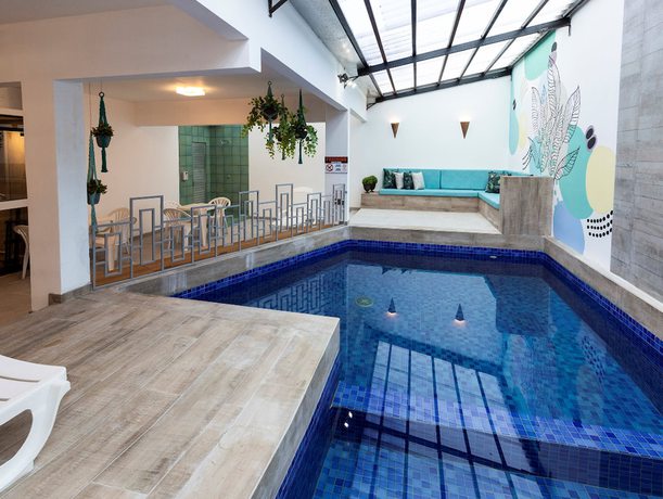 Imagen de la piscina del Hotel H, Balneário Camboriú. Foto 20