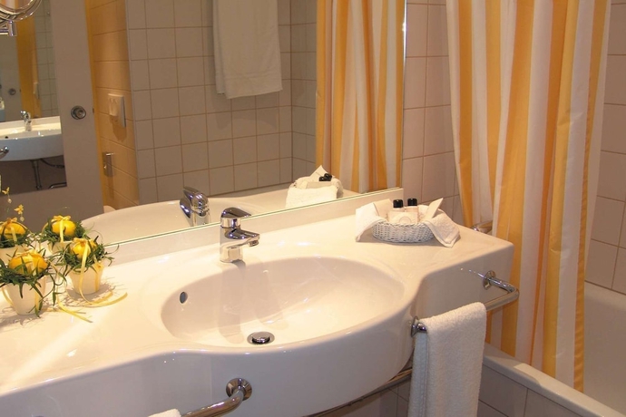 Imagen de la habitación del Hotel H+ Bochum. Foto 15