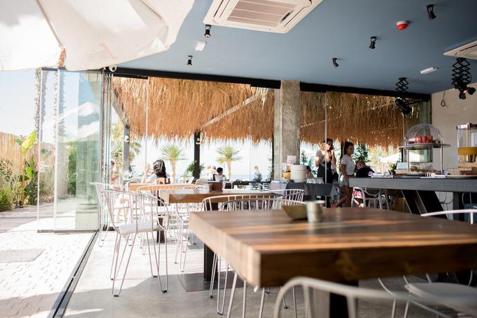 Imagen del bar/restaurante del Hotel H Boutique Peña Parda. Foto 4