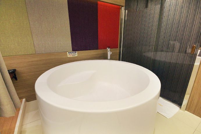 Imagen de la habitación del Hotel H Drive. Foto 7