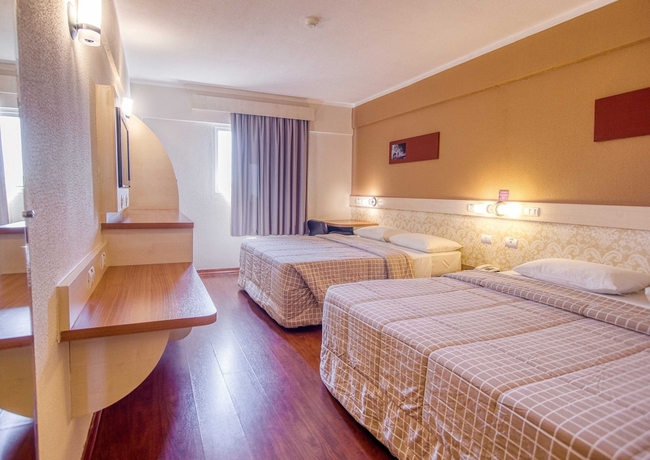 Imagen de la habitación del Hotel H+. Foto 6