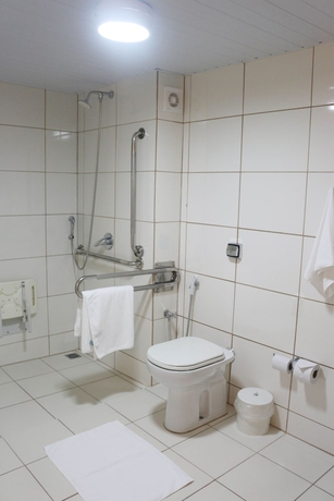 Imagen de la habitación del Hotel H+. Foto 8