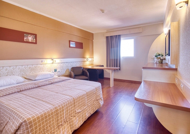 Imagen de la habitación del Hotel H+. Foto 10