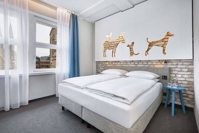 Imagen de la habitación del Hotel H+ Hotel Bremen. Foto 14