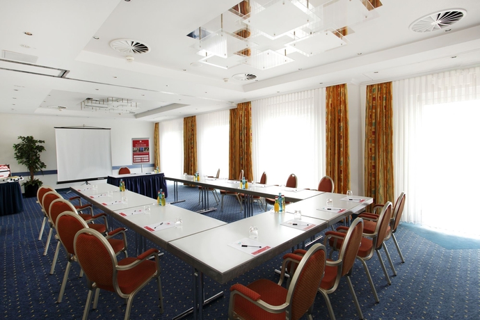 Imagen de los interiores del Hotel H+ Hotel Frankfurt Airport West. Foto 11