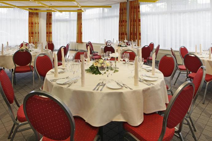 Imagen del bar/restaurante del Hotel H+ Hotel Koln Bruhl. Foto 2