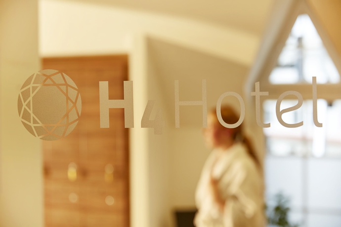 Imagen de la piscina del Hotel H+ Hotel Lubeck. Foto 16