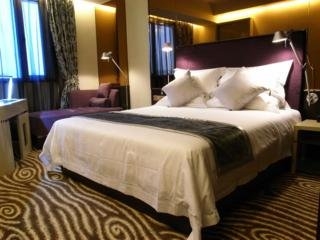 Imagen de la habitación del Hotel H Hotels. Foto 4