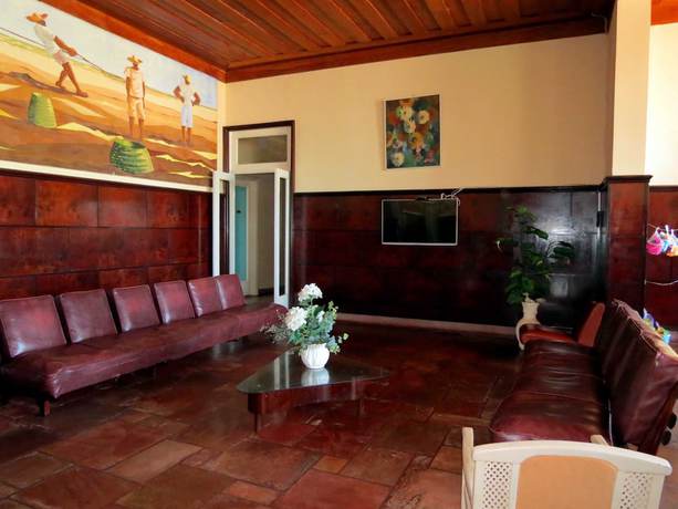 Imagen de los interiores del Hotel H Itanha&eacute;m. Foto 16